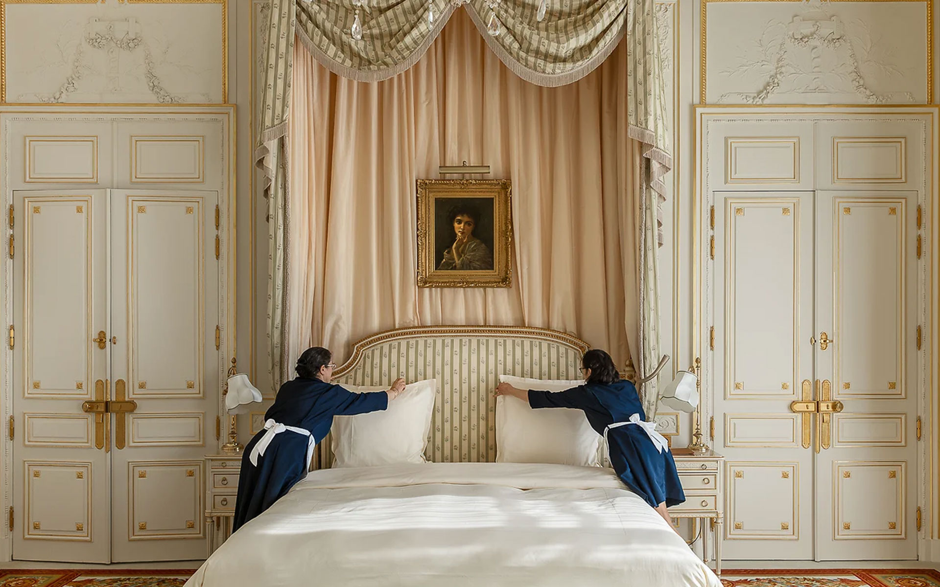 media.topic.imagealternatetextformat